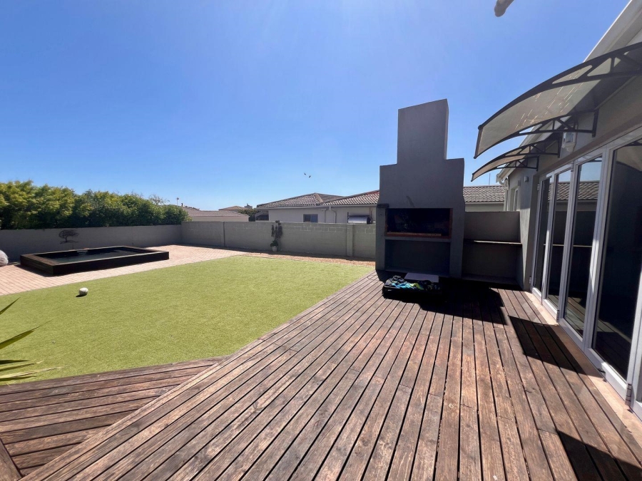 4 Bedroom Property for Sale in Country Club Western Cape